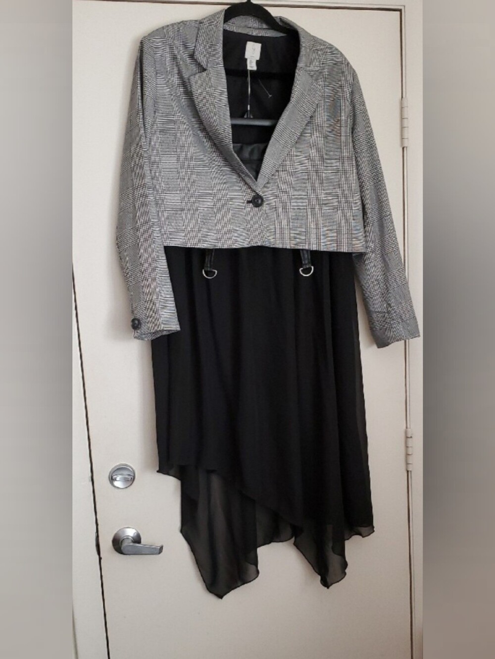 Hot Topic Black Asymmetrical Chiffon Skirt with Faux Leather Waist - Picture 14 of 14